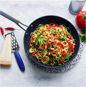 Spaghetti in Blu Cookware frying pan 28 cm